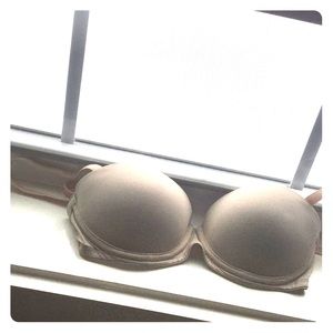 A bra from the store Pink.